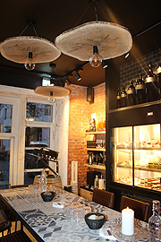 "Leo Hillinger Wineshop & Bar" in München-Lehel (©Foto:Martin Schmitz)